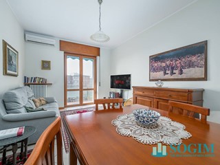 Trilocale in Vendita a Mariano Comense, 150'000&euro;, 92 m²