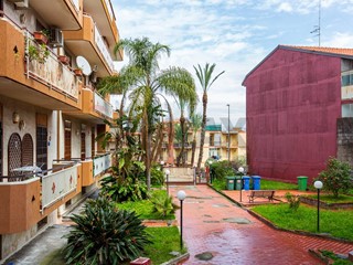 Appartamento in Vendita a Aci Catena, 109'000&euro;, 130 m²