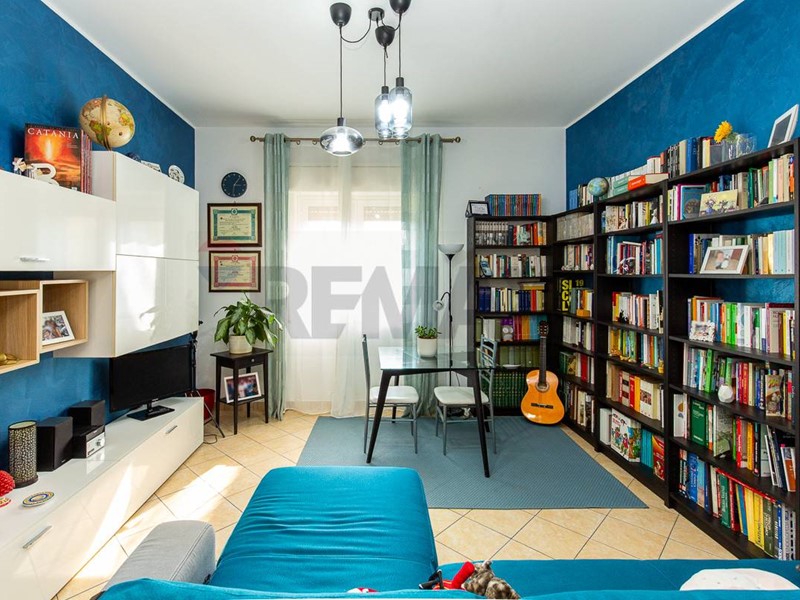 Appartamento in Vendita a Riposto, 95'000&euro;, 128 m²