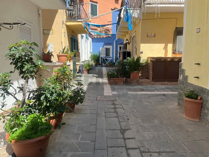 Trilocale in Vendita a Lacco Ameno, 210'000&euro;, 54 m²