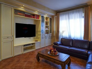 Quadrilocale in Vendita a Stezzano, 295'000&euro;, 186 m²