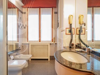 Appartamento in Vendita a Castel Maggiore, 400'000&euro;, 195 m²