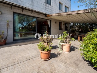 Quadrilocale in Vendita a Nova Milanese, 650'000&euro;, 269 m², con Box