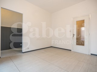 Bilocale in Vendita a Pinerolo, 68'000&euro;, 70 m²