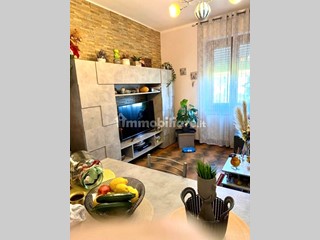 Quadrilocale in Vendita a Castelnuovo Magra, 142'000&euro;, 85 m²