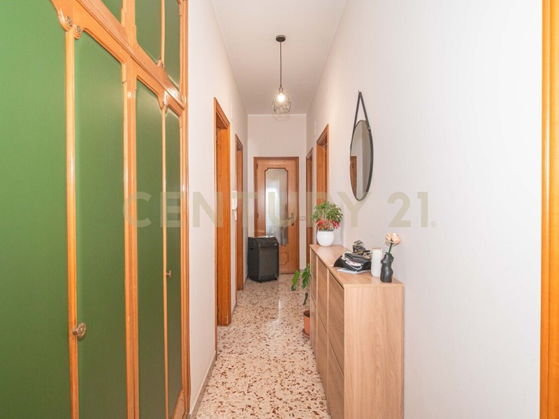 Trilocale in Vendita a Catania, zona Barriera-Canalicchio, 115'000&euro;, 96 m²