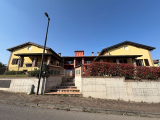 Appartamento in Vendita a Varano de' Melegari, 215'000&euro;, 108 m²