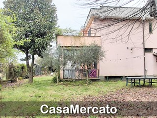 Appartamento in Affitto a Nemi, zona Nemorense, 1'200&euro;, 176 m², arredato, con Box