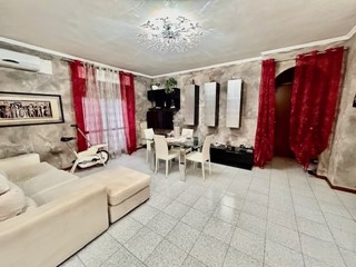 Trilocale in Vendita a Guidonia Montecelio, zona Collefiorito, 155'000&euro;, 100 m²