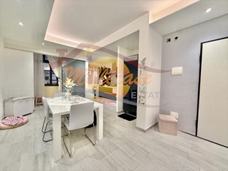 Quadrilocale in Vendita a Siracusa, 98'000&euro;, 85 m², con Box