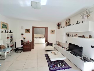 Appartamento in Vendita a Rovigo, 169'000&euro;, 85 m², arredato, con Box