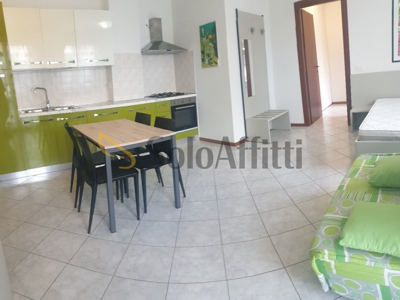 Monolocale in Affitto a Legnago, zona Porto, 430&euro;, 41 m², arredato, con Box