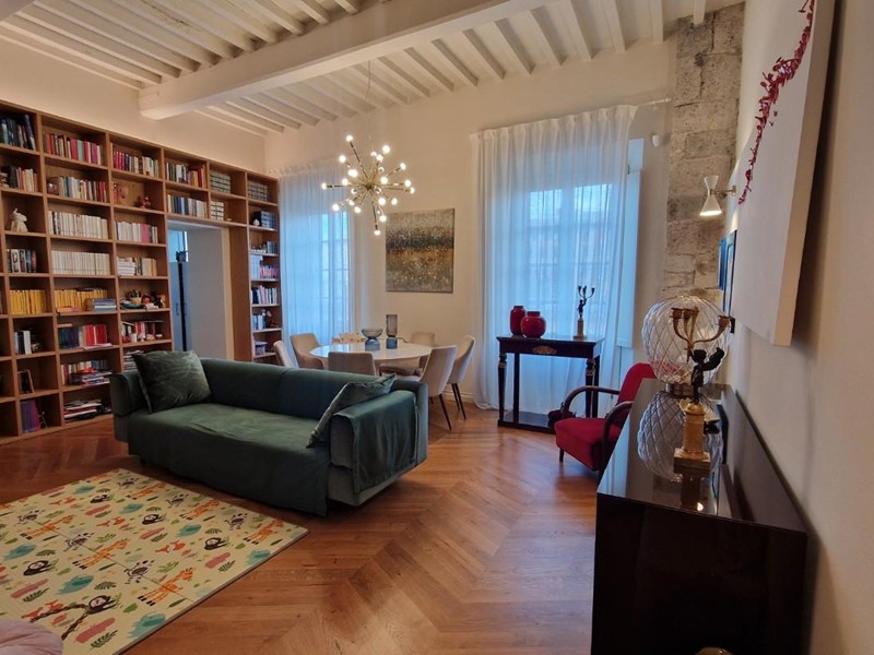 Quadrilocale in Vendita a Pisa, 650'000&euro;, 110 m², arredato, con Box