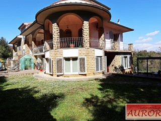 Appartamento in Vendita a Monteriggioni, zona Santa Colomba, 330'000&euro;, 190 m², arredato