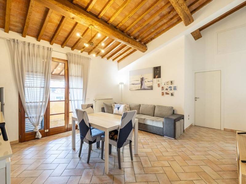 Trilocale in Vendita a Calcinaia, zona Fornacette, 160'000&euro;, 70 m²