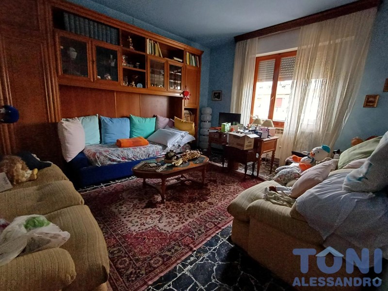 Quadrilocale in Vendita a Vinci, zona Sovigliana, 278'000&euro;, 100 m², con Box