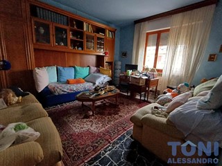 Quadrilocale in Vendita a Vinci, zona Sovigliana, 278'000&euro;, 100 m², con Box