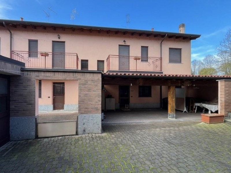 Quadrilocale in Vendita a Lacchiarella, 78'786&euro;, 97 m²