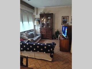 Appartamento in Vendita a Massa, zona Marina di Massa, 250'000&euro;, 80 m², arredato