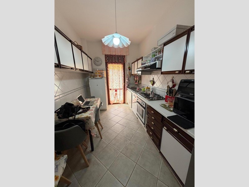 Appartamento in Vendita a Carrara, 179'000&euro;, 135 m², arredato, con Box