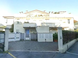 Appartamento in Vendita a Massa, 120 m², arredato