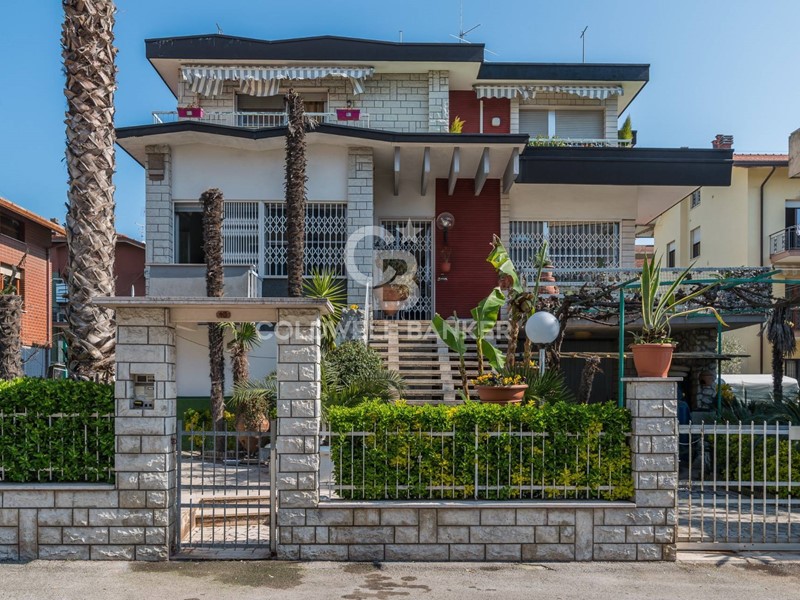 Appartamento in Vendita a Rimini, 800'000&euro;, 600 m²