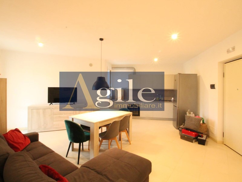 Trilocale in Vendita a Sant'Egidio alla Vibrata, 140'000&euro;, 100 m²