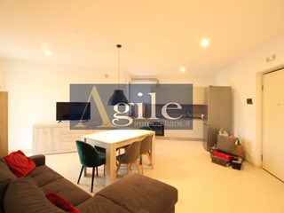 Trilocale in Vendita a Sant'Egidio alla Vibrata, 140'000&euro;, 100 m²