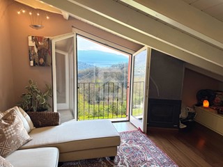 Attico in Vendita a Salò, 280'000&euro;, 81 m²