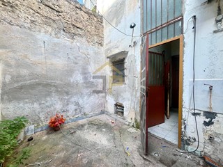 Trilocale in Vendita a Palermo, 55'000&euro;, 71 m²