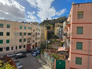 Appartamento in Vendita a Messina, 85'000&euro;, 105 m²