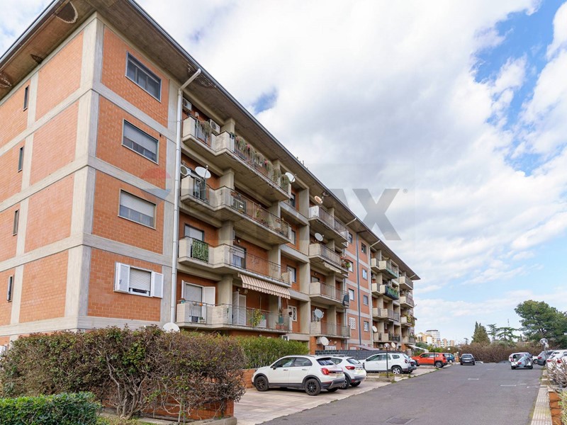 Quadrilocale in Vendita a Catania, 169'000&euro;, 140 m²