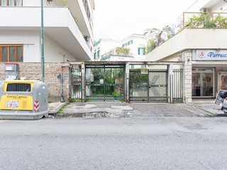 Appartamento in Vendita a Napoli, 590'000&euro;, 145 m²