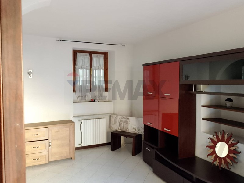 Trilocale in Vendita a Stradella, 108'000&euro;, 100 m²