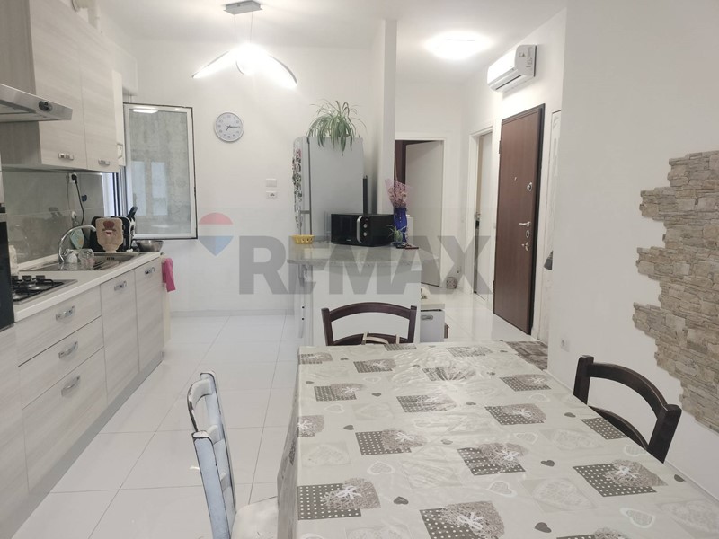 Trilocale in Vendita a Pavia, 139'000&euro;, 72 m²