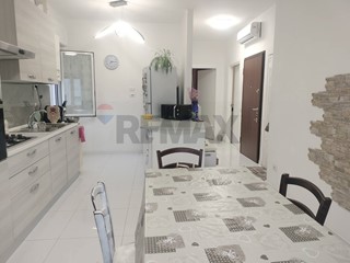 Trilocale in Vendita a Pavia, 139'000&euro;, 72 m²