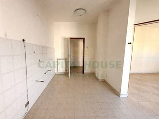 Appartamento in Vendita a Santa Maria Capua Vetere, 60'000&euro;, 120 m²