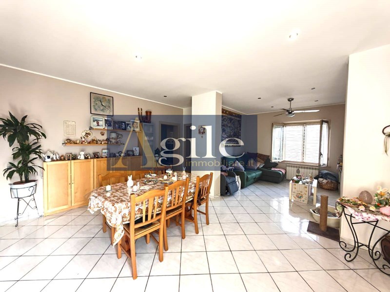 Appartamento in Vendita a Corropoli, 150'000&euro;, 190 m²