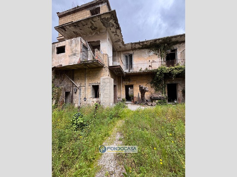 Appartamento in Vendita a Sant'Antimo, 350'000&euro;, 250 m²