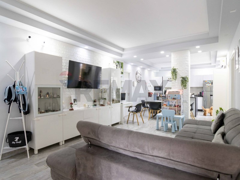 Quadrilocale in Vendita a San Pietro Clarenza, 159'000&euro;, 104 m²