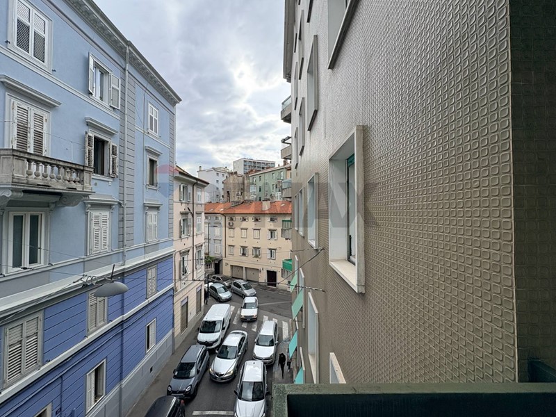 Bilocale in Vendita a Trieste, 125'000&euro;, 60 m²