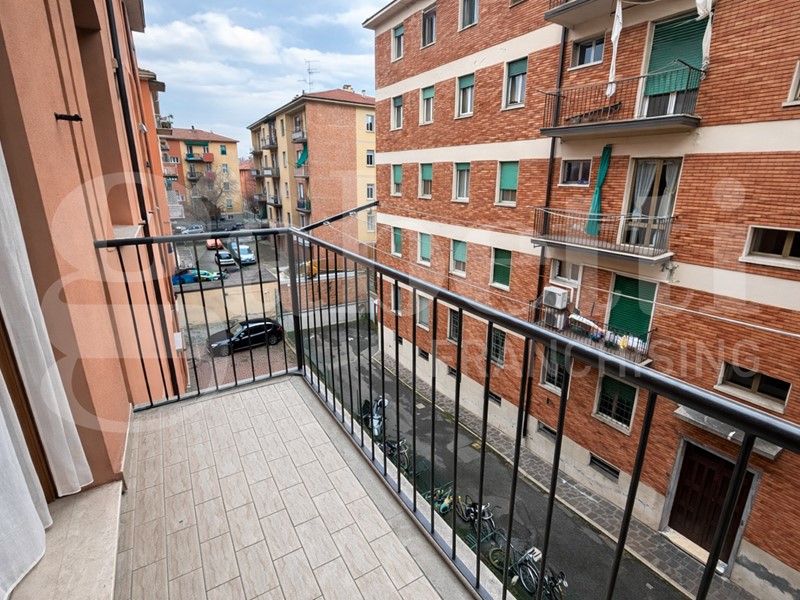 Trilocale in Vendita a Bologna, 250'000&euro;, 82 m², arredato