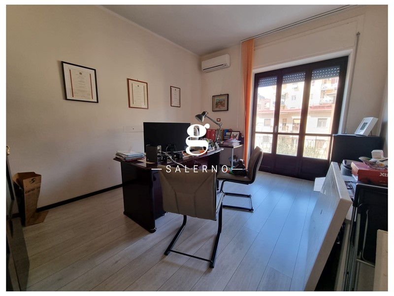 Quadrilocale in Vendita a Salerno, 360'000&euro;, 134 m²