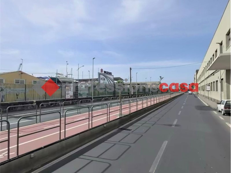 Bilocale in Vendita a Catania, 65'000&euro;, 83 m², arredato