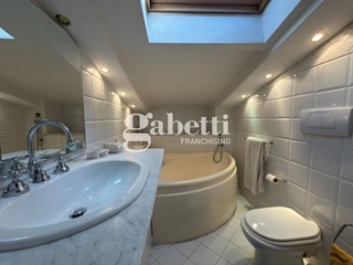 Appartamento in Vendita a Firenze, 479'000&euro;, 140 m²