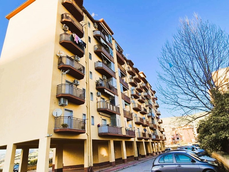 Quadrilocale in Vendita a Porto Empedocle, 58'000&euro;, 113 m²