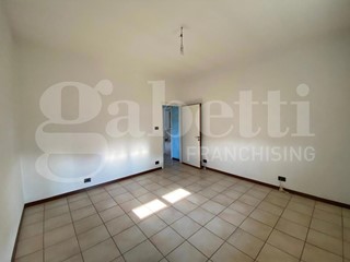 Quadrilocale in Vendita a Fratta Polesine, 60'000&euro;, 92 m², con Box