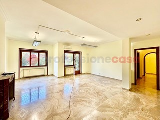 Quadrilocale in Vendita a Roma, 615'000&euro;, 142 m²