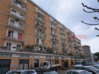 Trilocale in Affitto a Bari, 900&euro;, 100 m², arredato