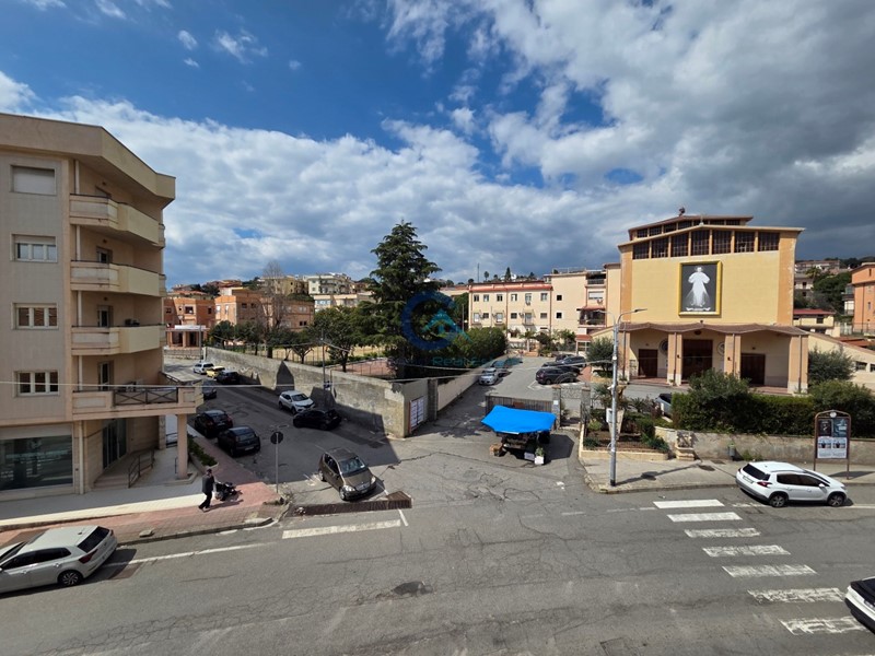 Quadrilocale in Vendita a Catanzaro, zona Catanzaro Lido, 240'000&euro;, 124 m²